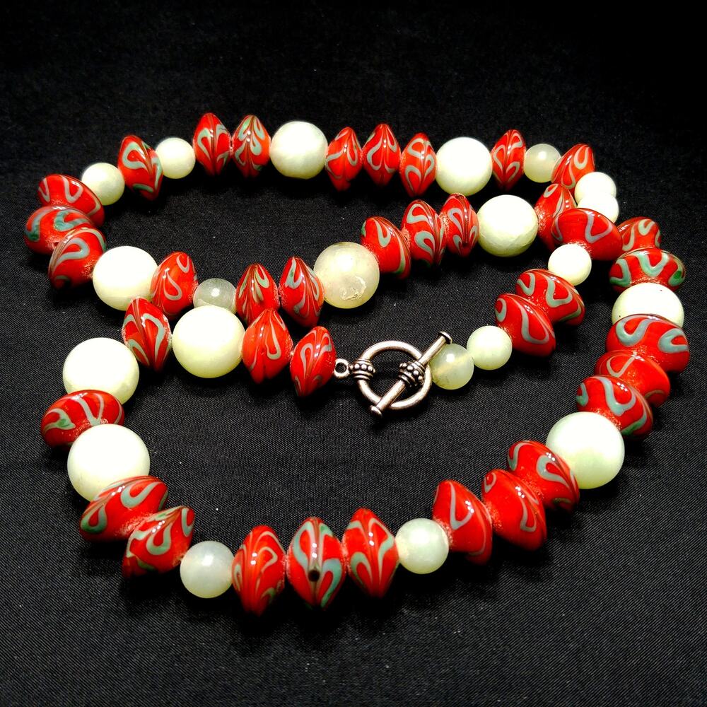 Gemstone Chrysoprase Quartz Porcelain Bead Necklace Toggle Clasp 1990s Vintage